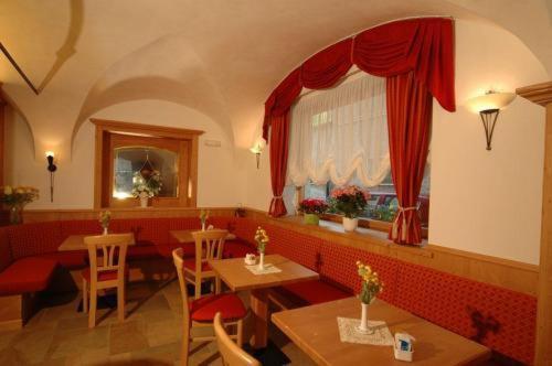 Hotel Italia Baselga di Pine Exterior photo