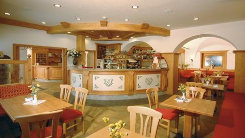 Hotel Italia Baselga di Pine Exterior photo